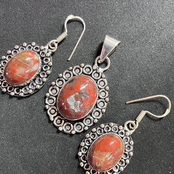 Red Brecciated Jasper Stone Crystal Earrings and Pendant Jewelry Set - Picture 3 of 6